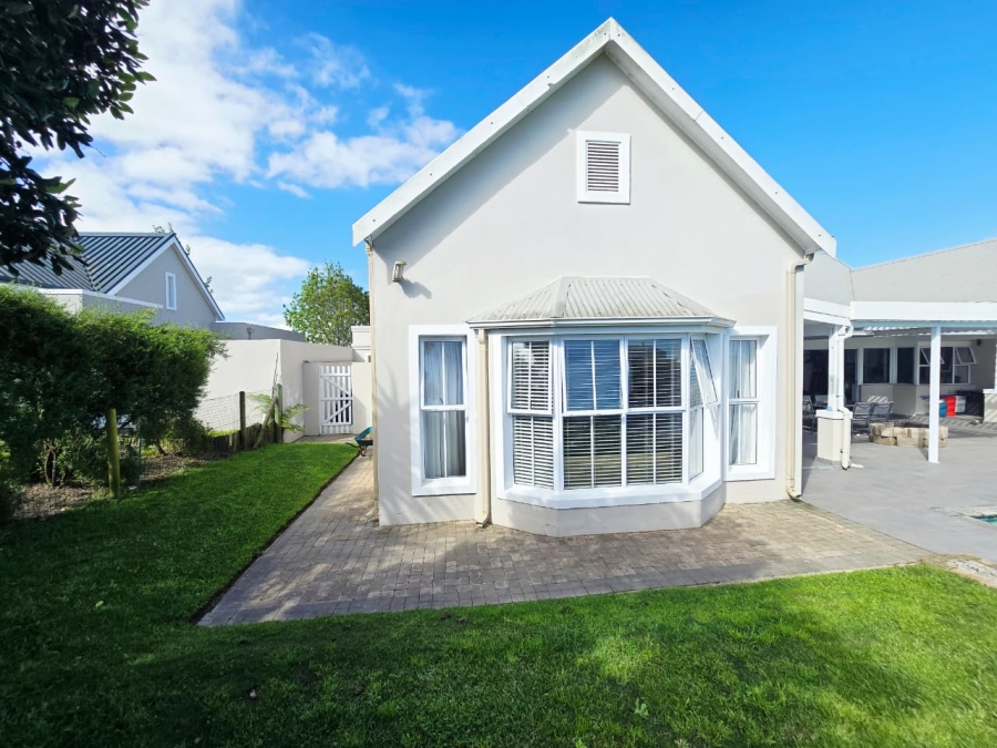 5 Bedroom Property for Sale in Kingswood Golf Estate Western Cape